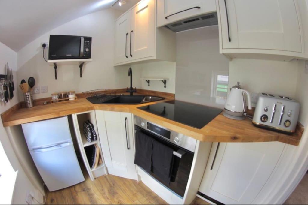 Traveller'S Rest - Cosy Cottage In Heart Of Wilton Солсбъри Екстериор снимка