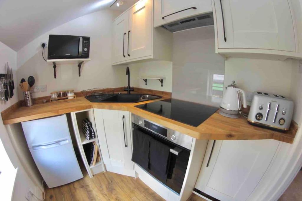 Traveller'S Rest - Cosy Cottage In Heart Of Wilton Солсбъри Екстериор снимка